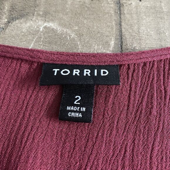 Torrid  Flowy Top, 3/4 sleeve with lace detail Maroon Size 2 - Picture 4 of 16